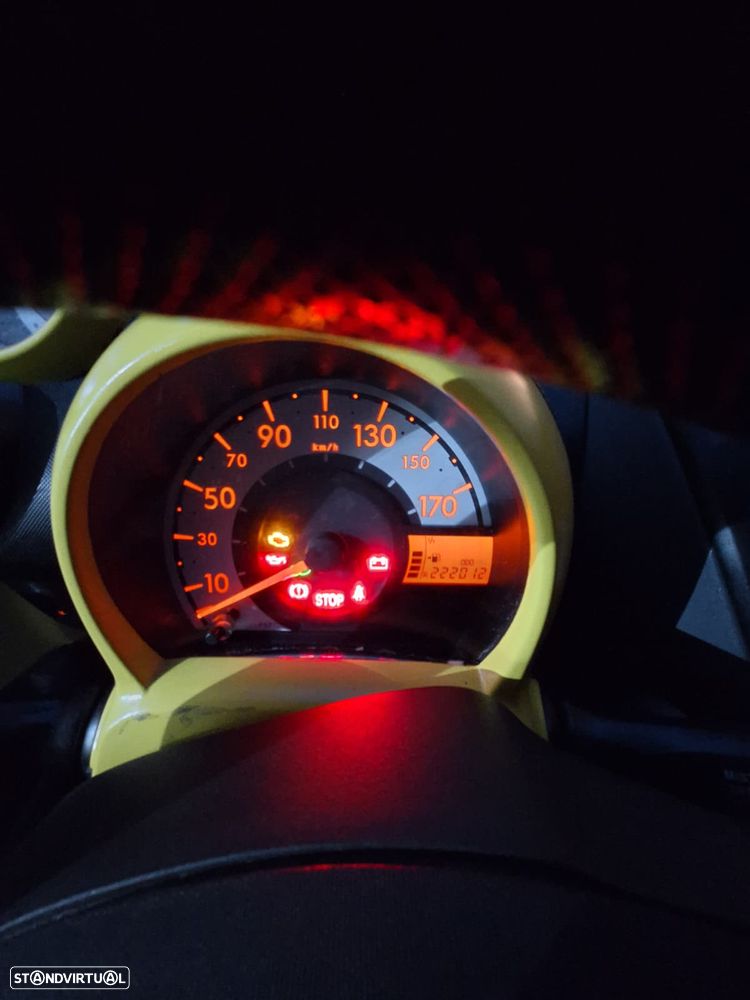 Peugeot 107 1.0 Urban - 11