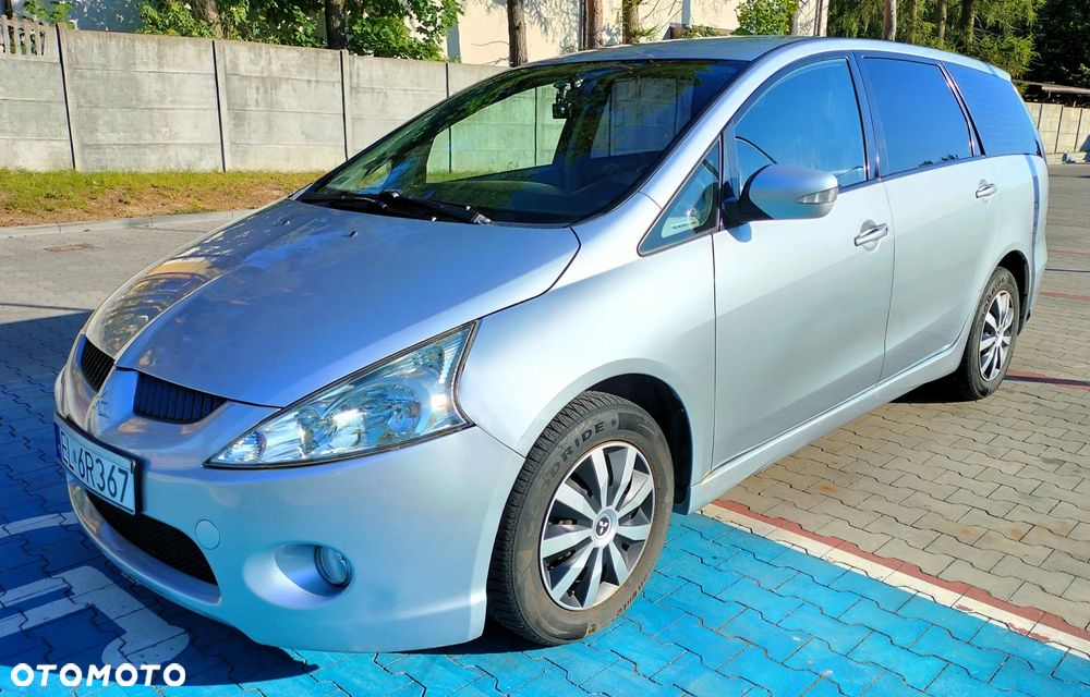 Mitsubishi Grandis - 1