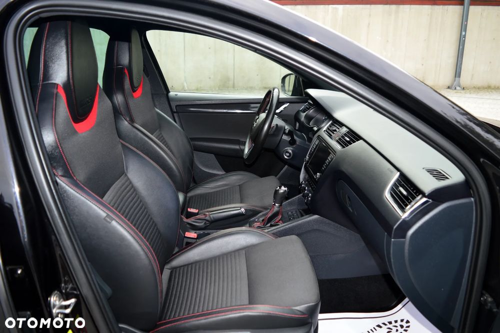 Skoda Octavia 2.0 TDI DSG RS - 10