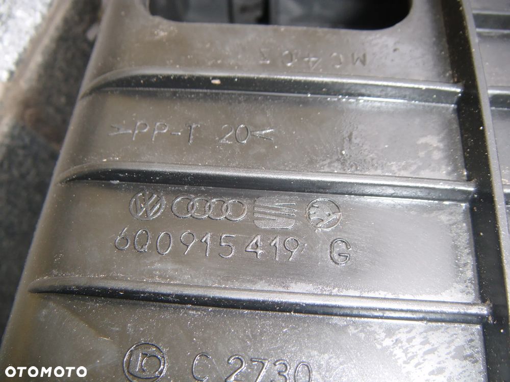 fabia 1 04r 1.4 obudowa akumulatora 6Q0915419G - 3