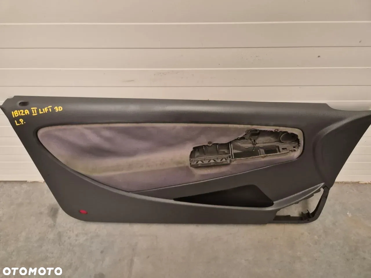 VW AUDI SEAT SKODA BOCZEK DRZWI - 19