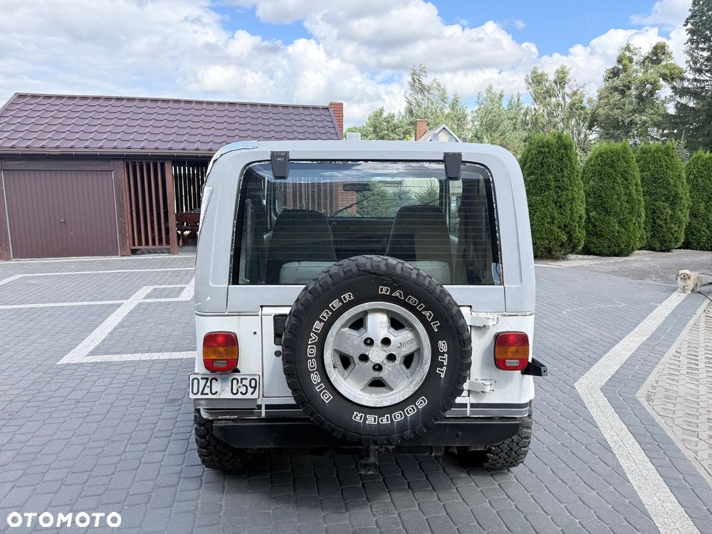 Jeep Wrangler - 4