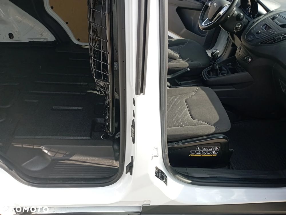 Ford Transit Courier Ambiente - 21