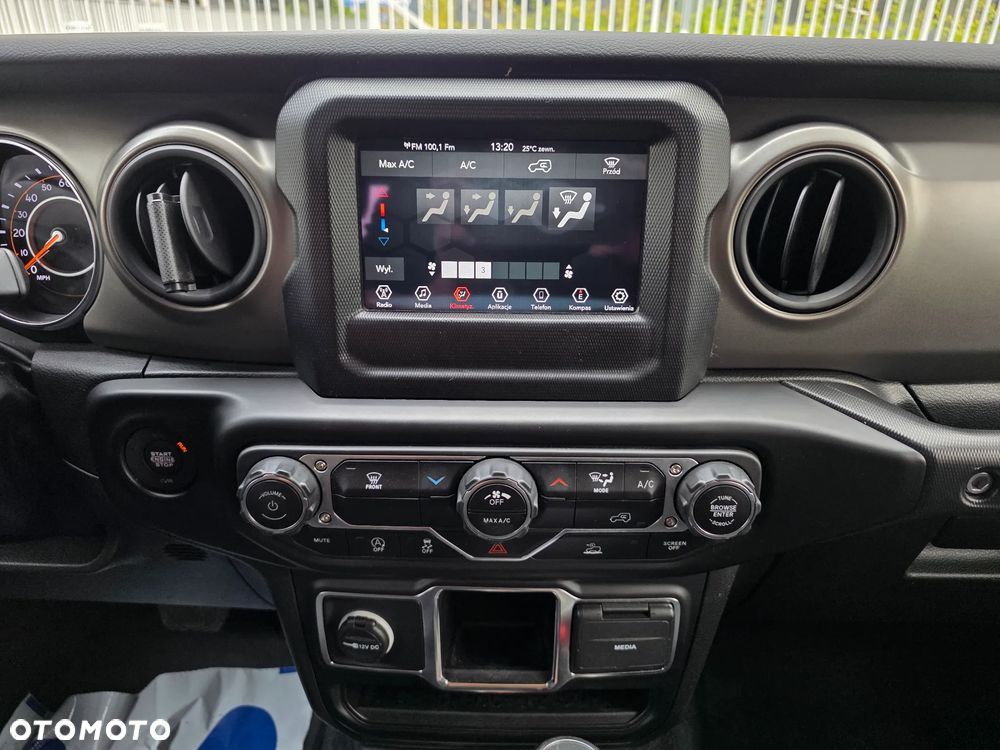 Jeep Wrangler - 11