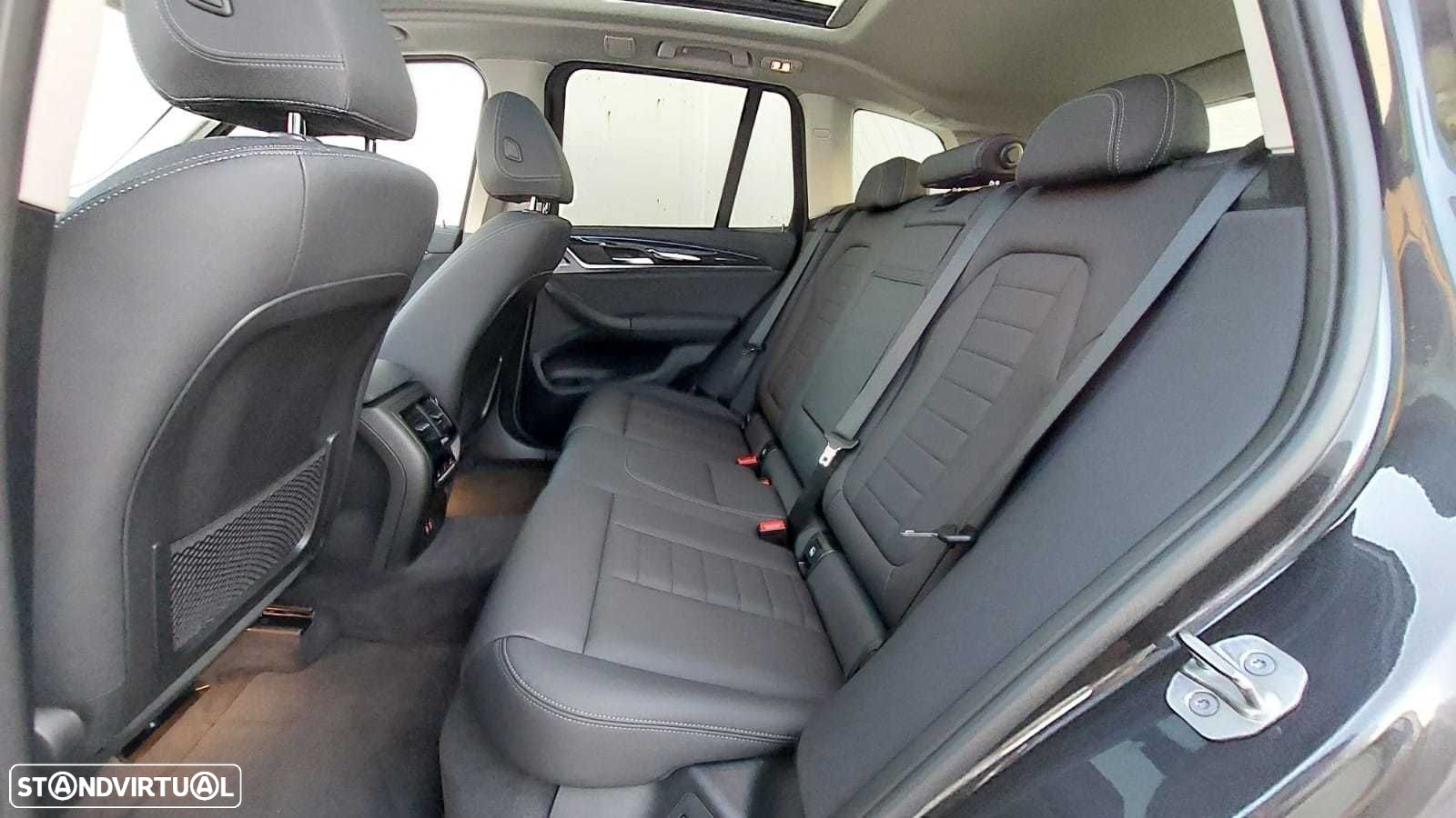 BMW iX3 Inspiring - 12