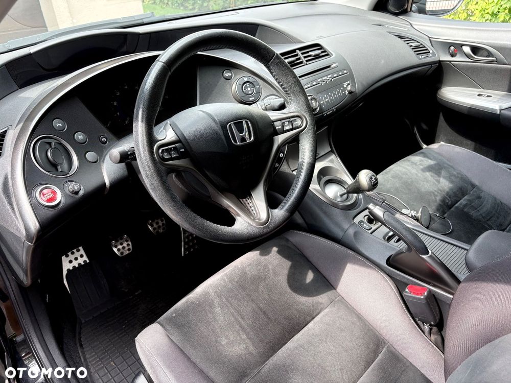 Honda Civic 1.8 Comfort - 13