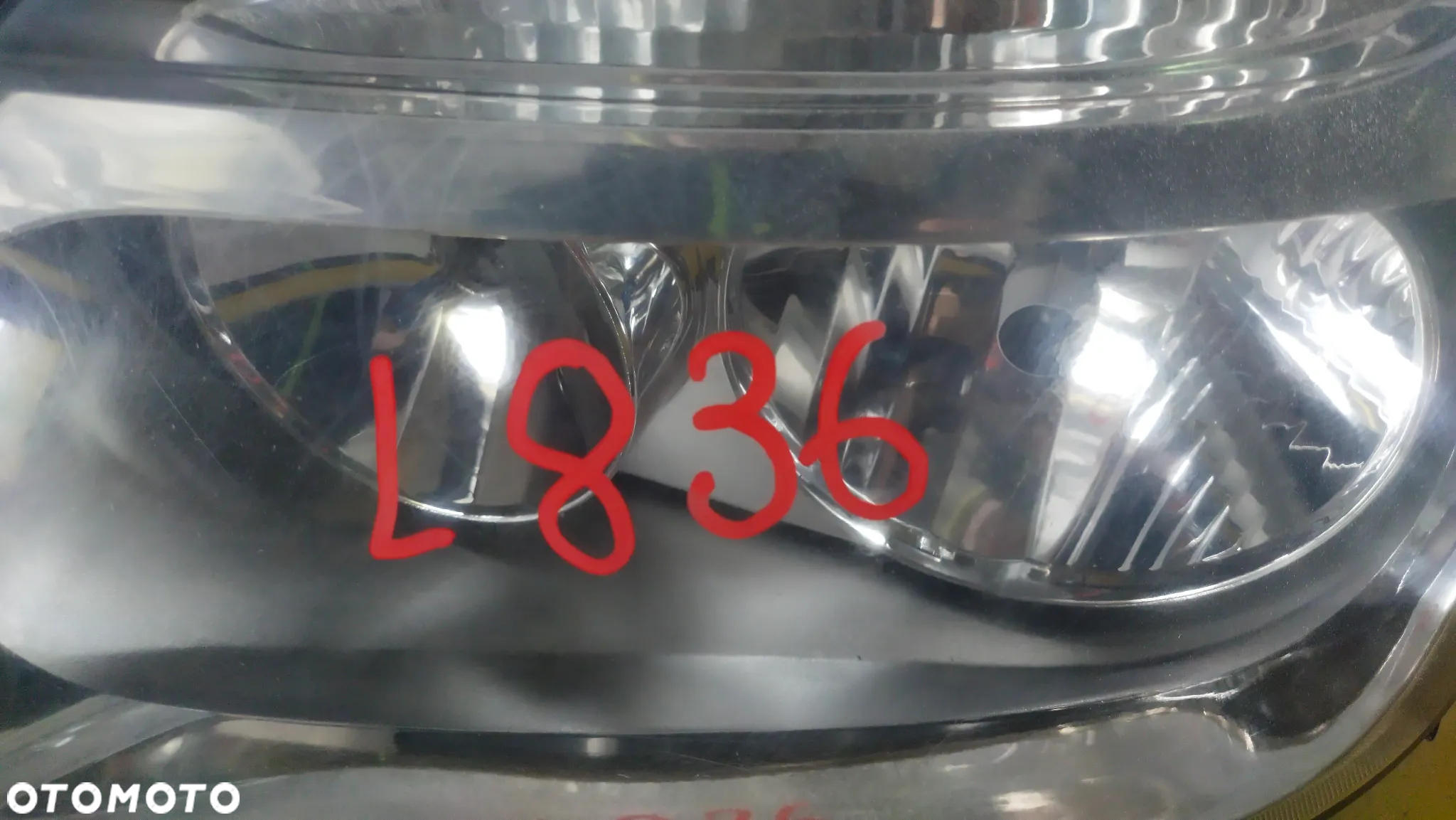 Renault Scenic  89002988 lampa przednia - 2