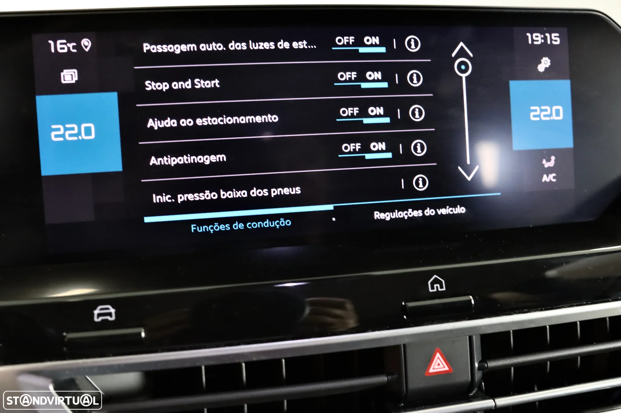 Citroën C4 BlueHDi 130 Stop&Start EAT8 SHINE - 35