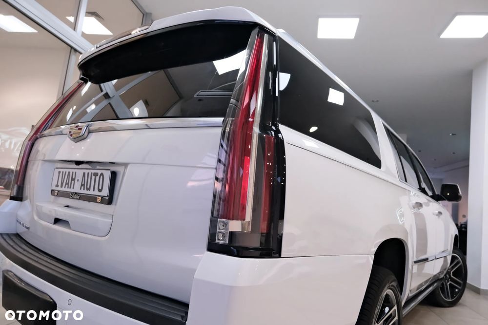 Cadillac Escalade - 17