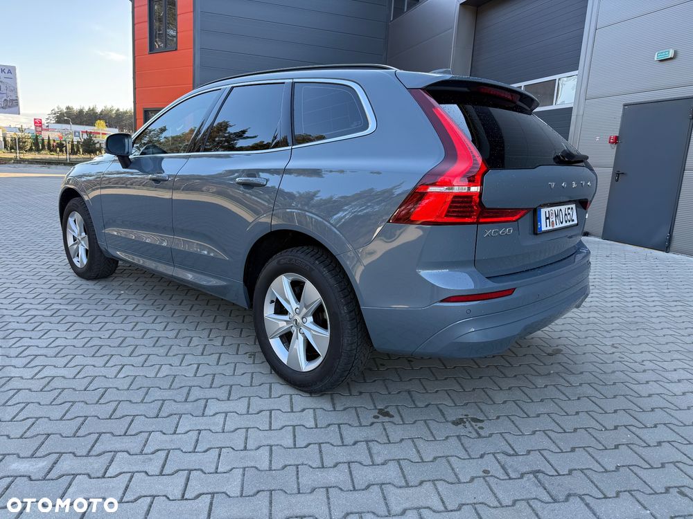 Volvo XC 60 B4 D AWD Plus Dark - 2