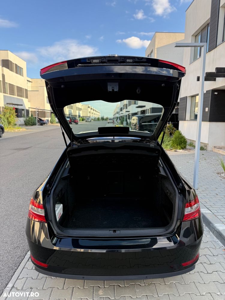 Skoda Superb 1.6 TDI DSG Style - 5