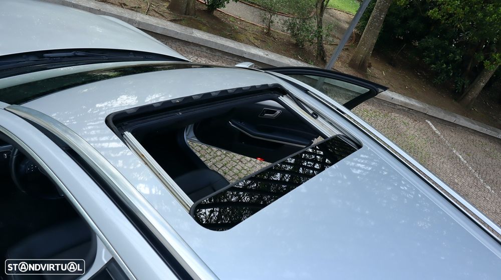 Mercedes-Benz E 250 BlueTEC Avantgarde Auto. - 44