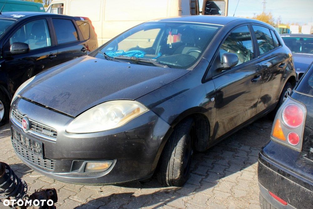 Fiat Bravo II 2007 1.9JTD 192A8000 5D (MASKA, ZDERZAK, LAMPA, BŁOTNIK, DRZWI, SZYBA, FOTEL) - 3