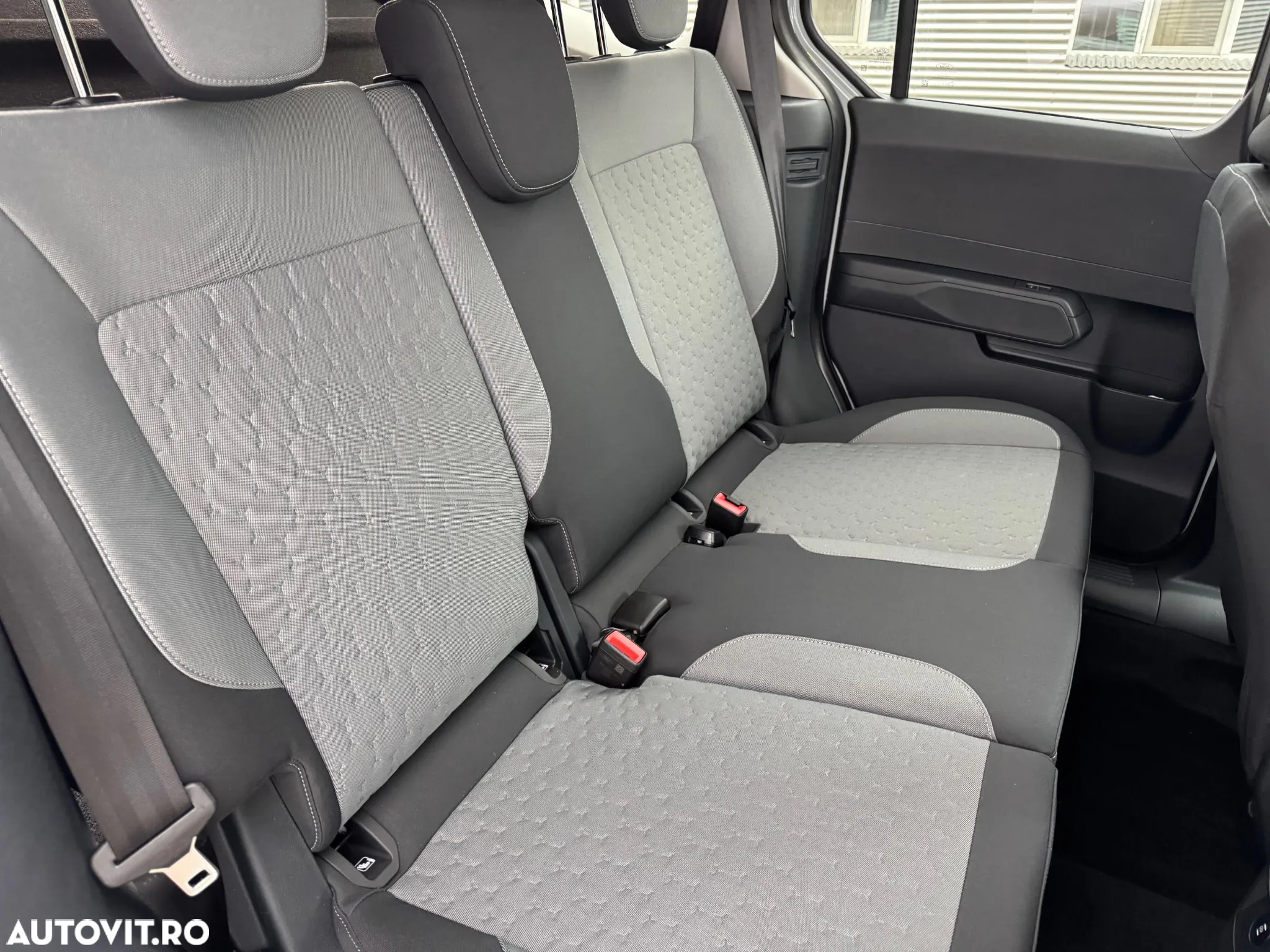 Ford Tourneo Courier - 15