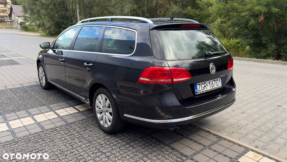 Volkswagen Passat 1.6 TDI DPF BlueMotion Technology Highline - 8