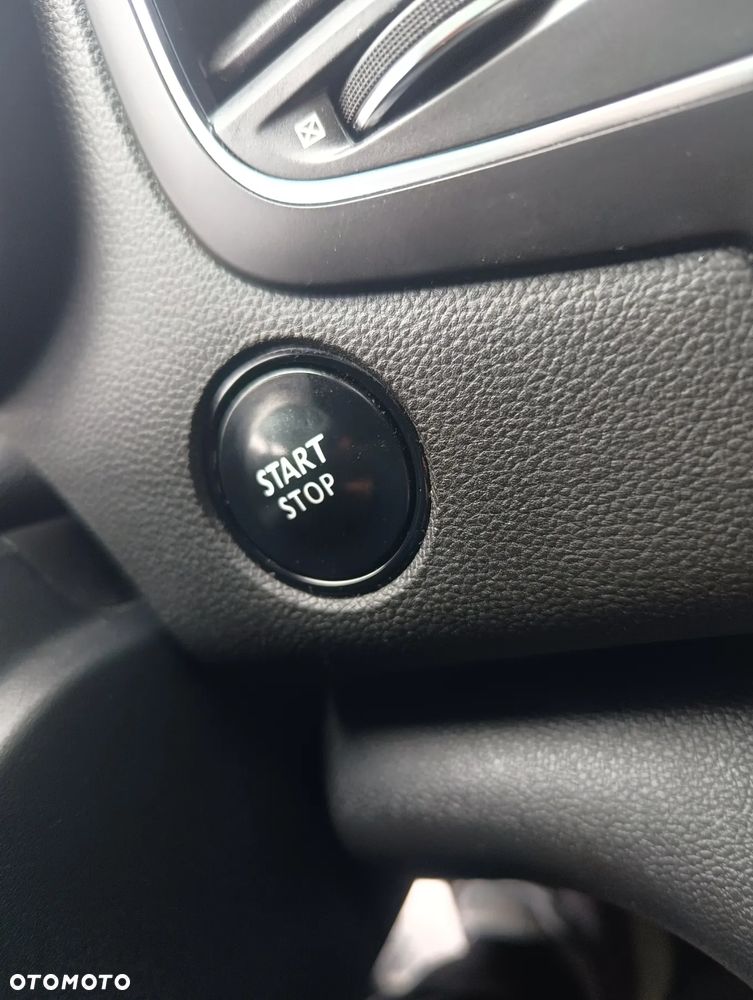 Renault Megane ENERGY TCe 205 EDC GT - 16