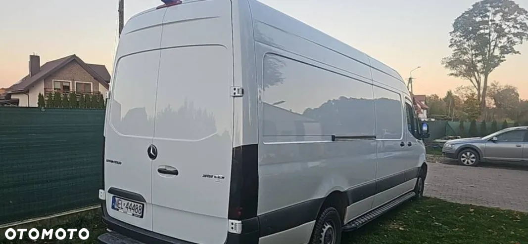 Mercedes-Benz Sprinter 319 - 7