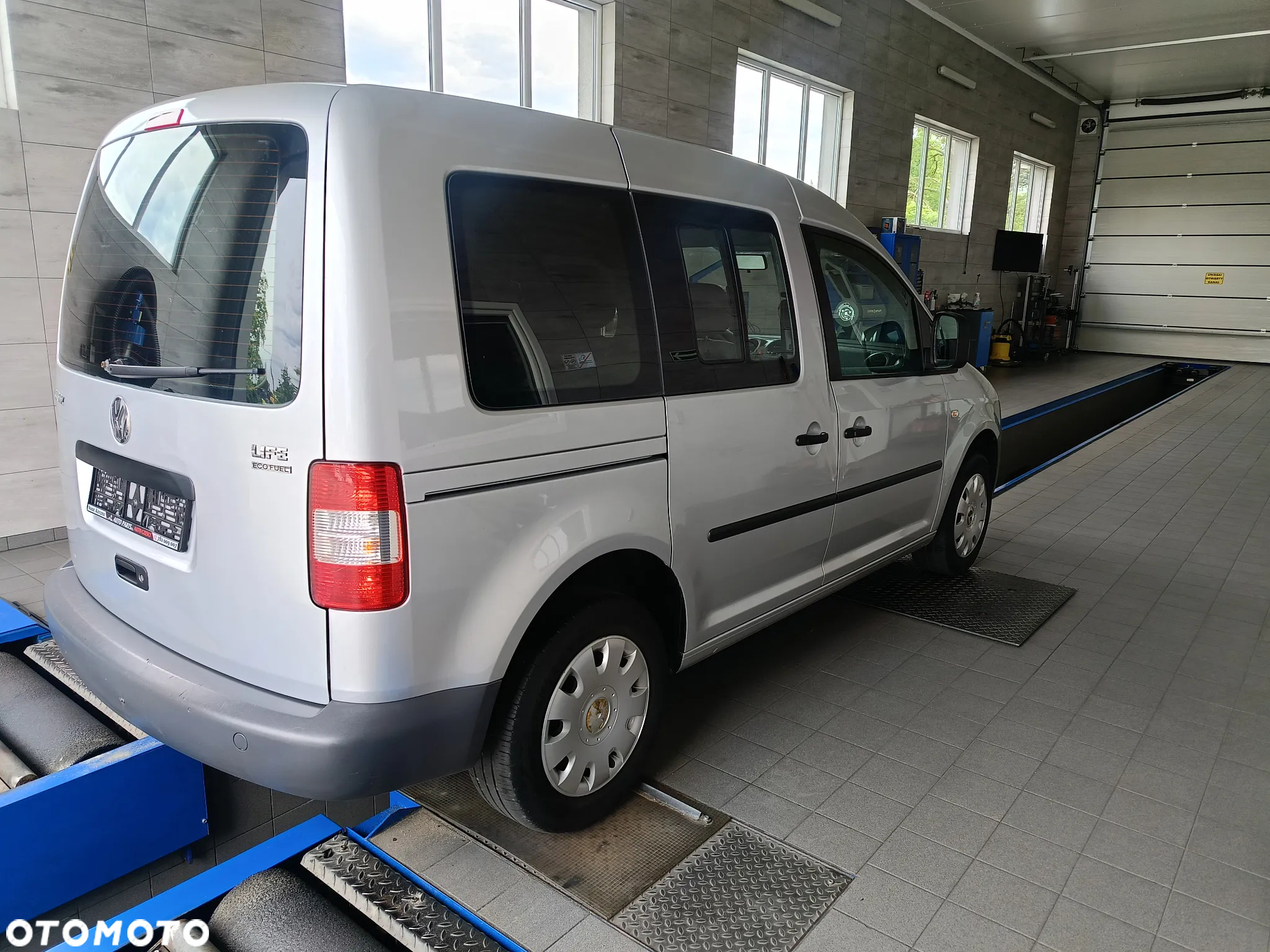 Volkswagen Caddy 2.0 EcoFuel Comfortline - 4
