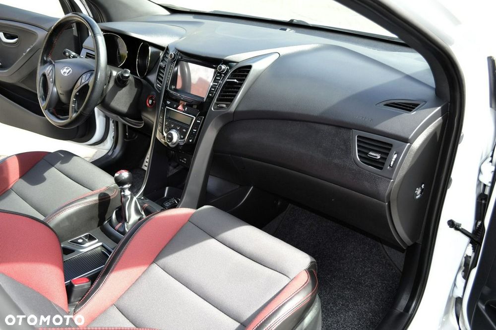 Hyundai i30 1.6 GDI Turbo Luxury - 40