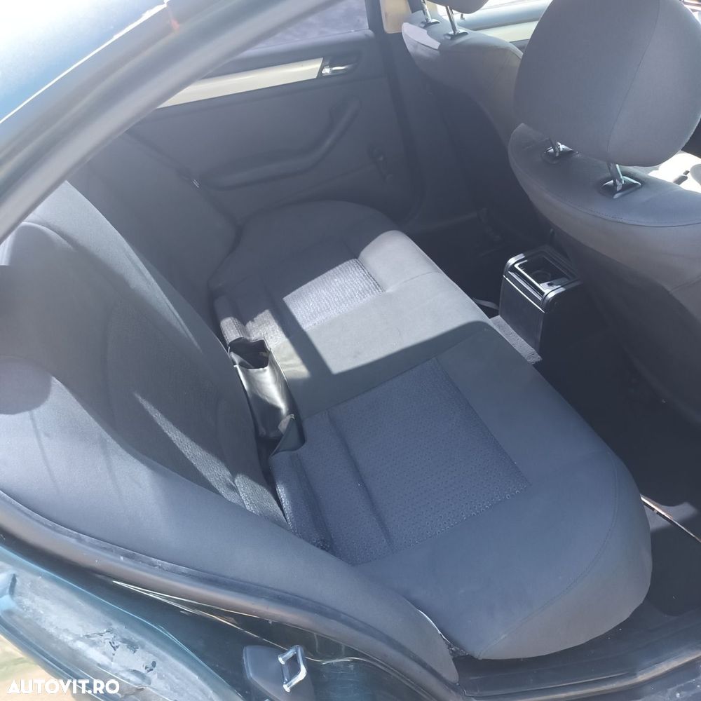 Dezmembrari  BMW 3 (E46)  1998  > 2007 318 i Benzina - 5