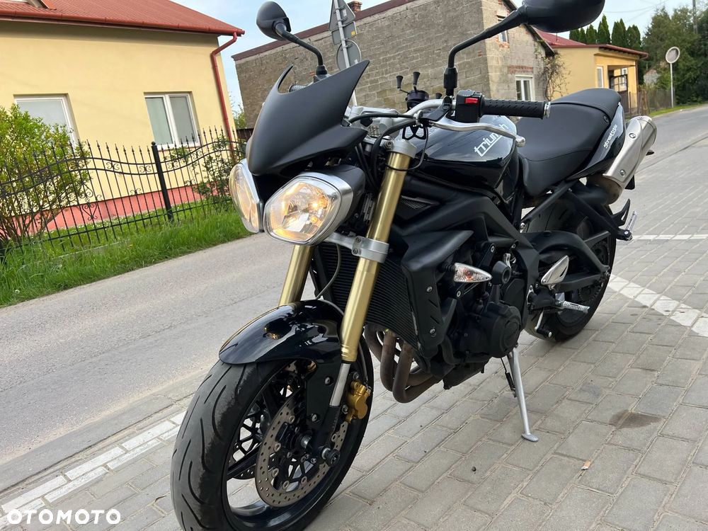 Triumph Street Triple - 37