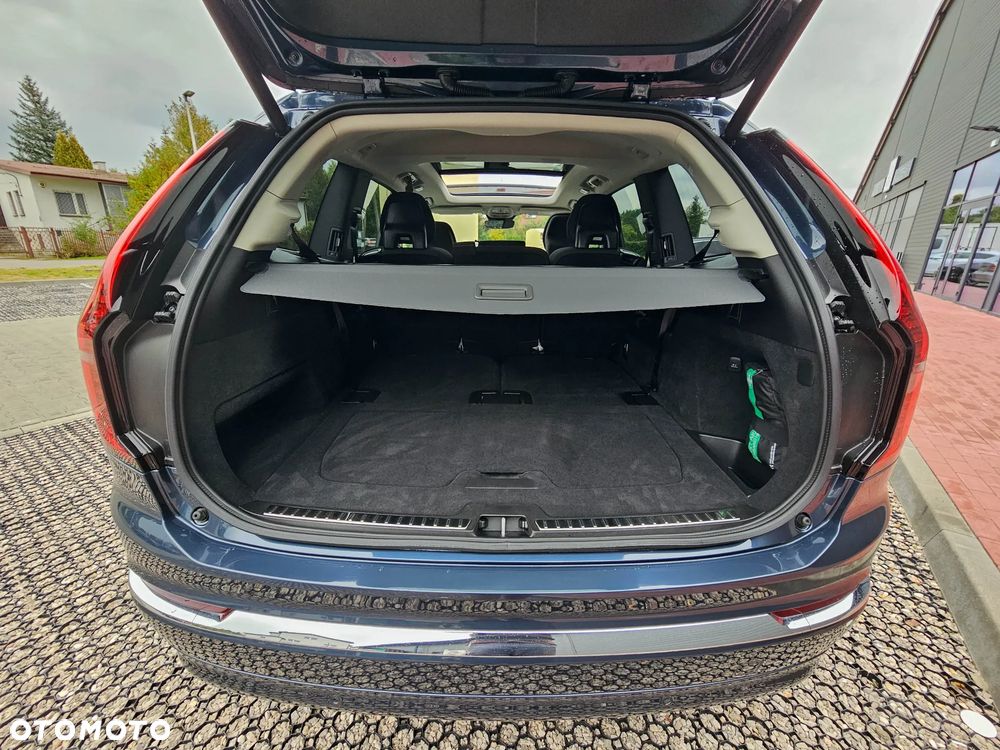 Volvo XC 90 T8 AWD Recharge Geartronic Inscription Edition - 19