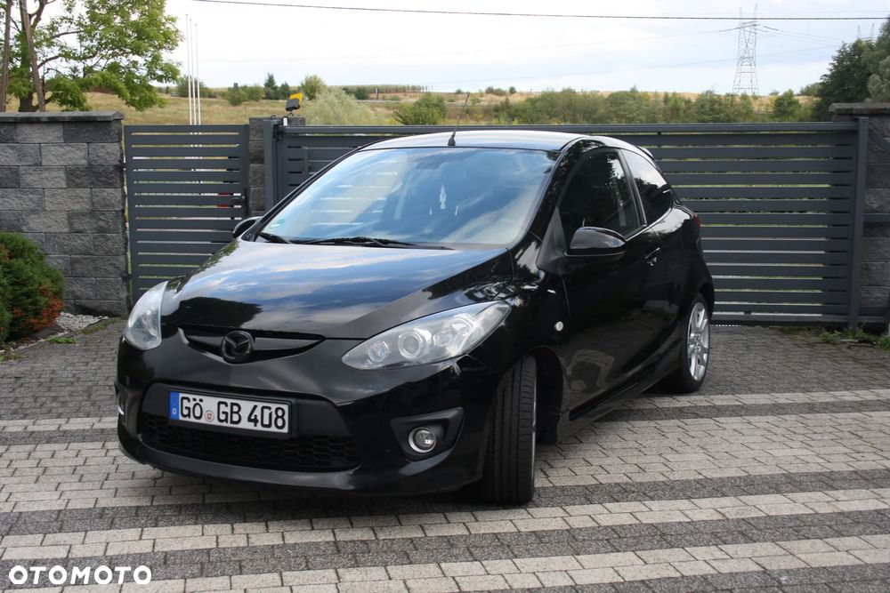 Mazda 2 2009 photo 2