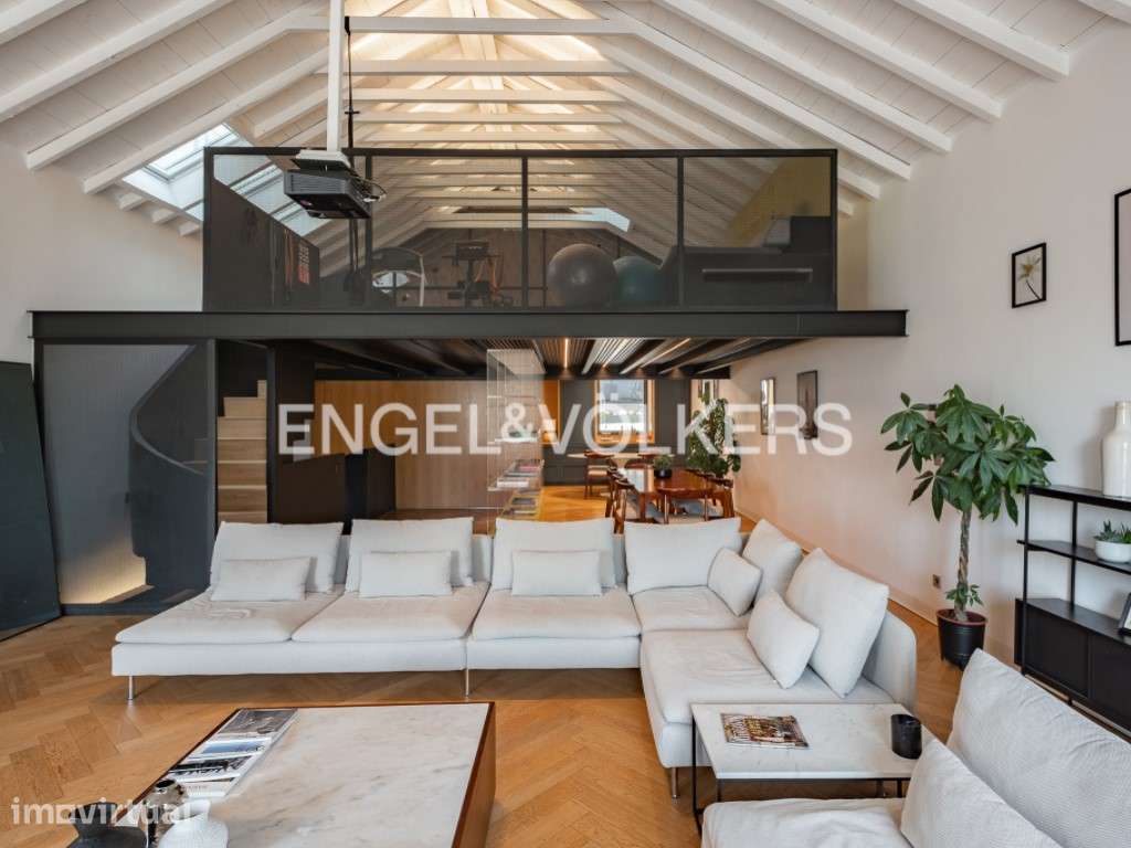 Moradia T4 na Estrela com Piscina - Grande imagem: 4/41