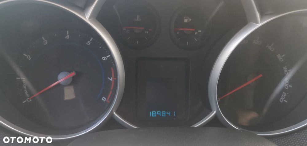 Chevrolet Cruze 1.8 Base - 38