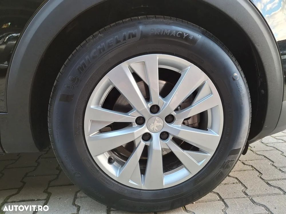 Peugeot 3008 1.2 PureTech 130 EAT8 Active Pack - 24