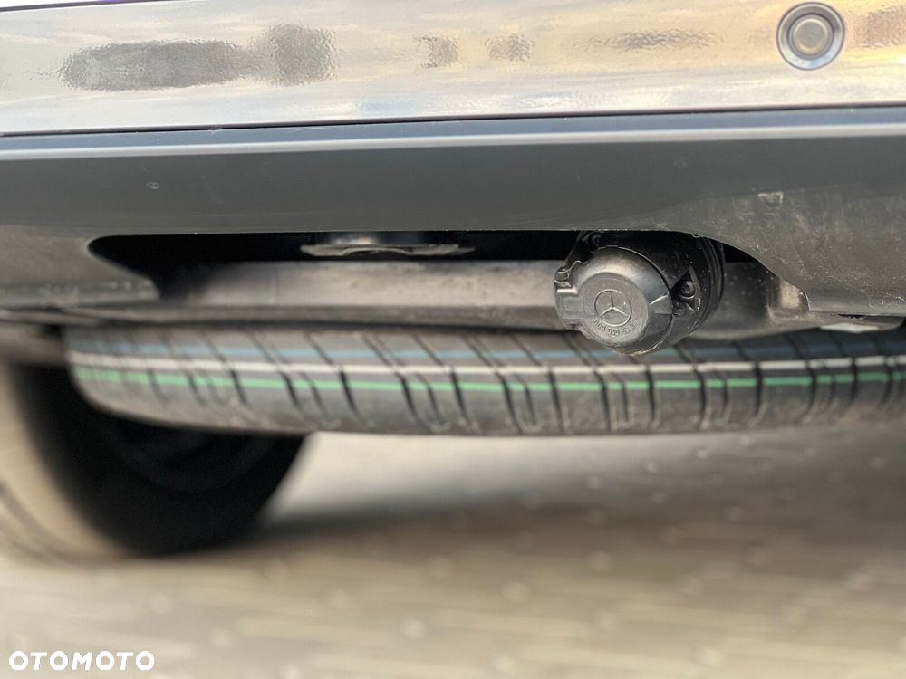 Mercedes-Benz Klasa V - 24