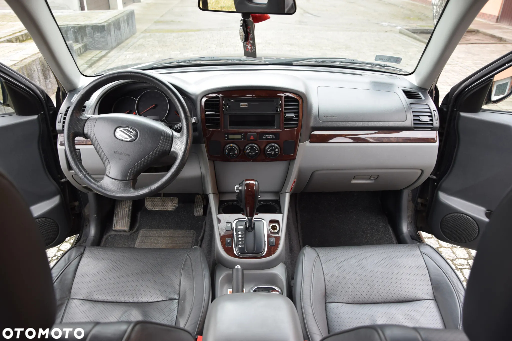 Suzuki Grand Vitara 2.5 V6 Comfort - 14