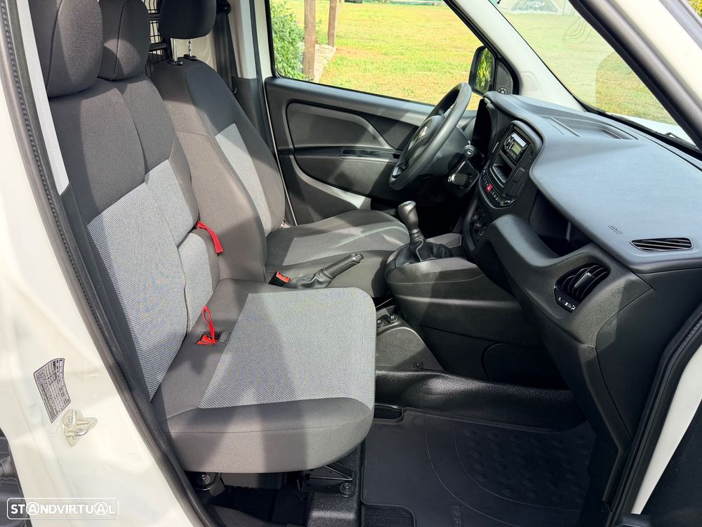 Fiat Doblo c/IVA 3 lugares - 10