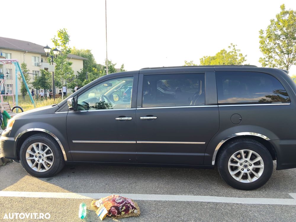 Lancia Voyager - 11