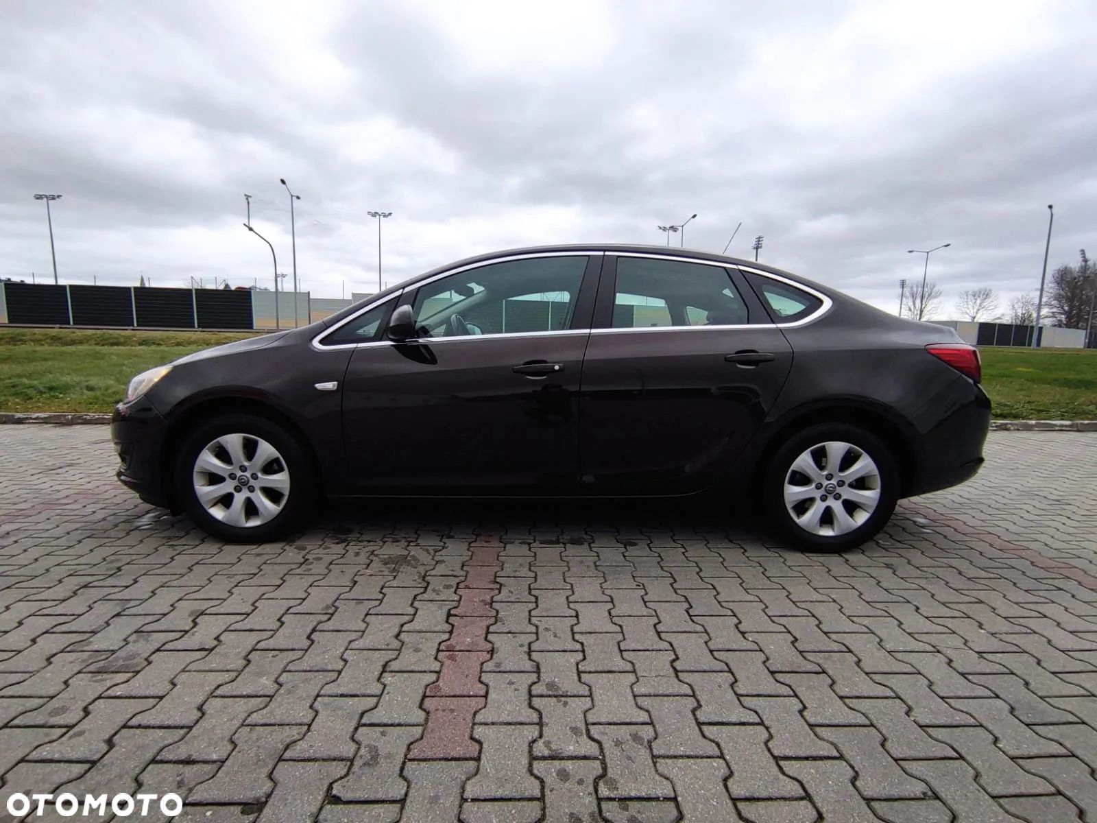 Opel Astra IV 1.4 T Business S&S EU6 - 1