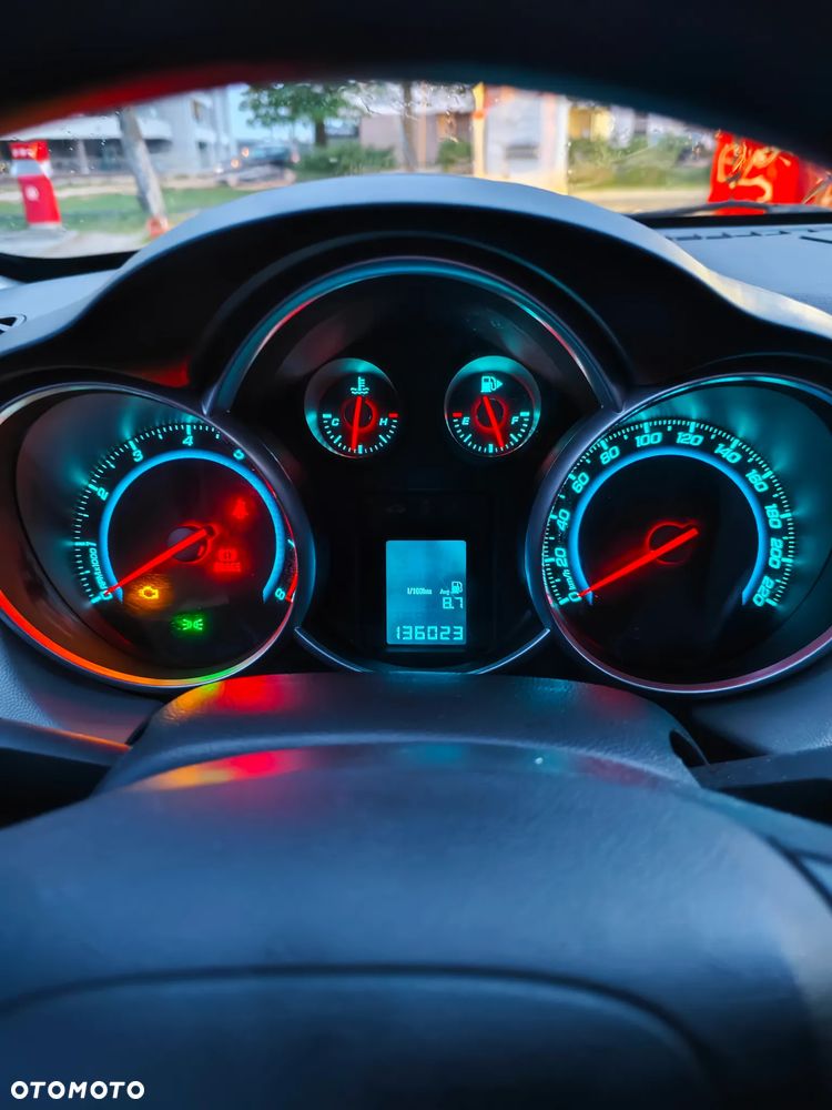 Chevrolet Cruze 1.6 LS - 6