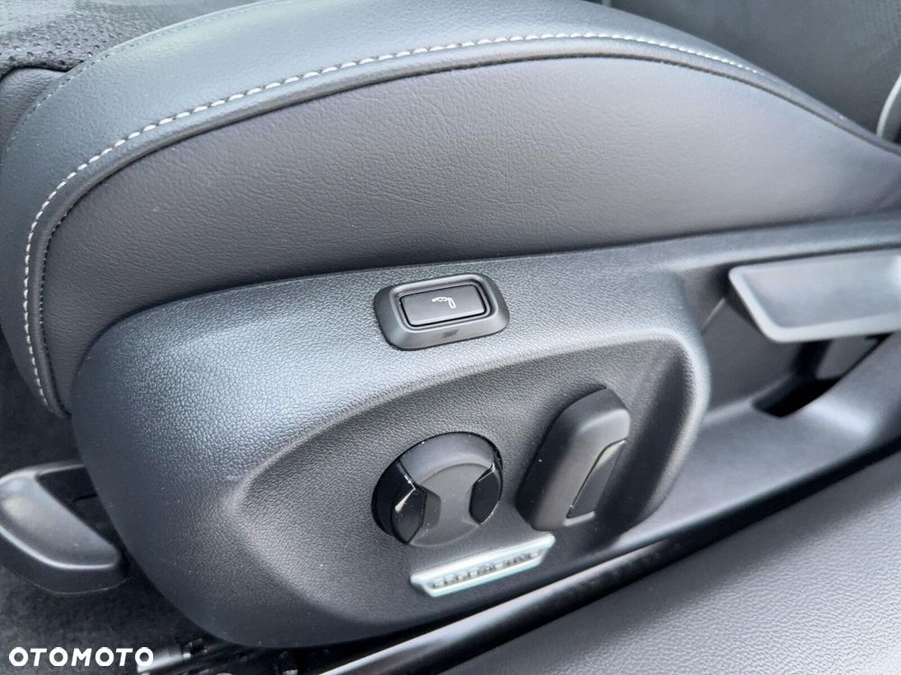 Volkswagen Passat - 12