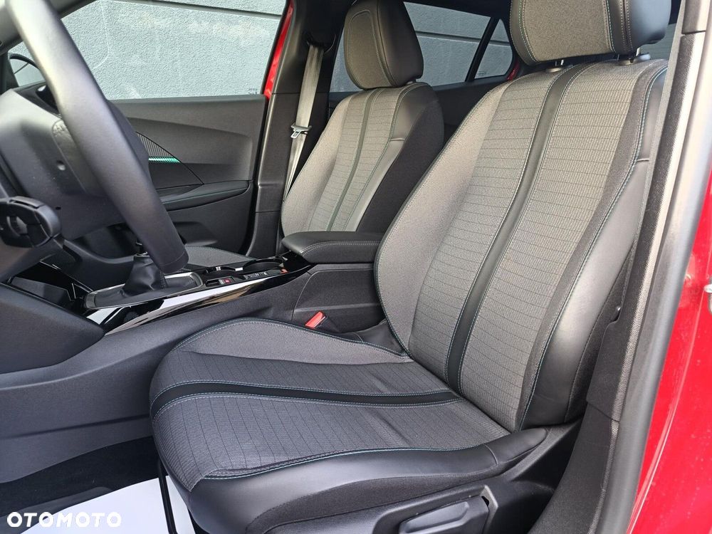 Peugeot 2008 PureTech 100 Allure S&S BVM6 - 13