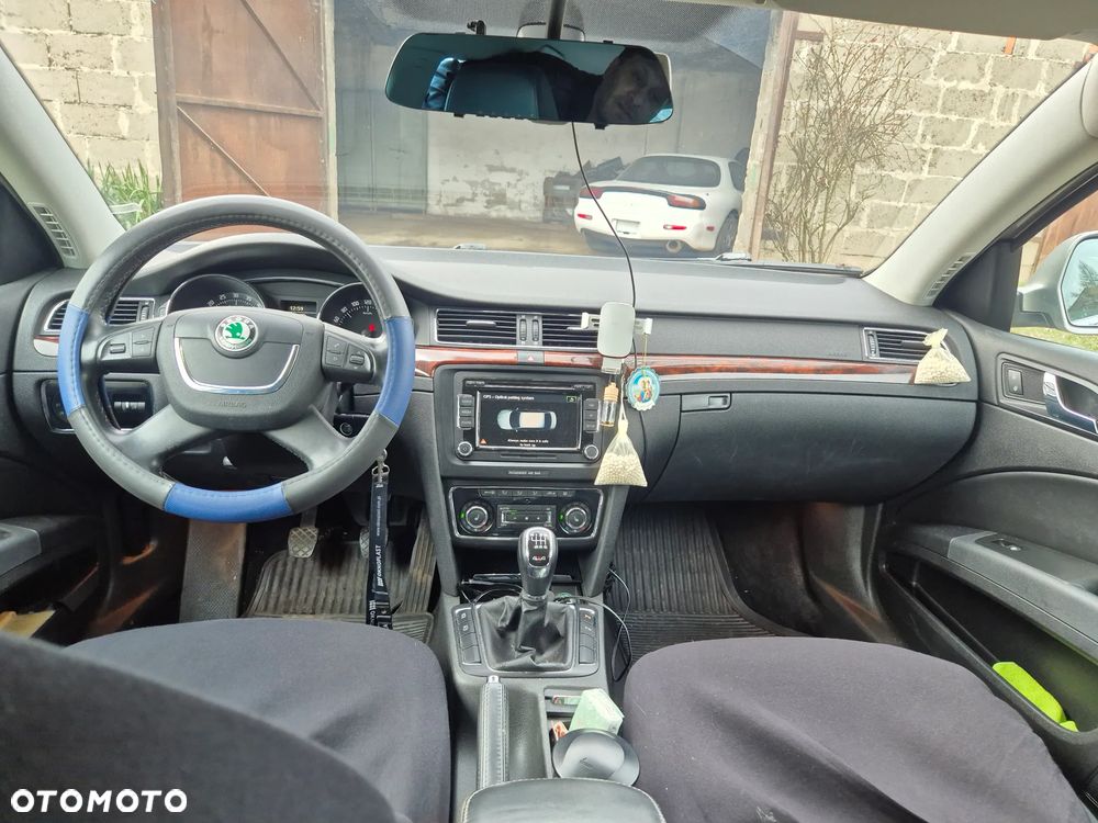 Skoda Superb 2.0 TDI 4x4 Platinum - 11