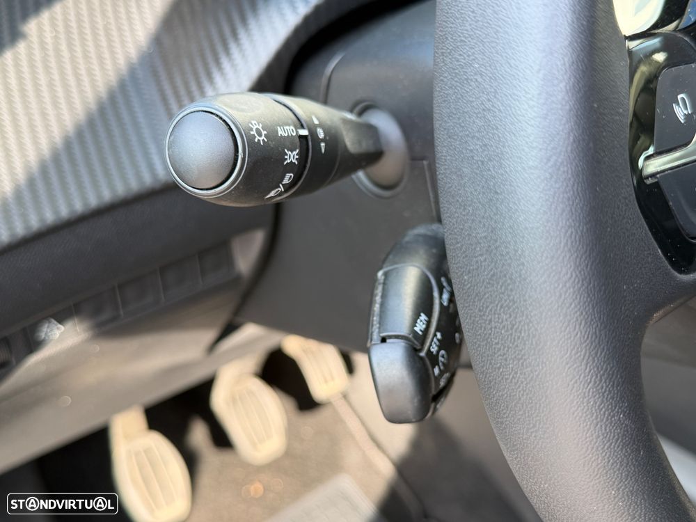 Peugeot 208 - 4