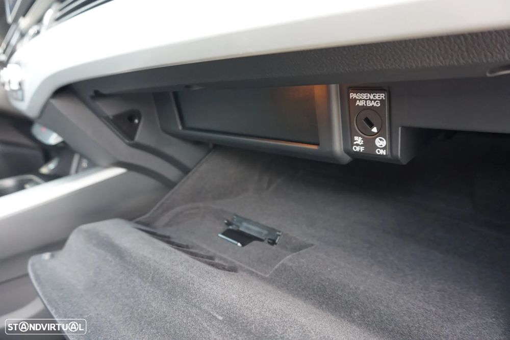 Audi A4 Avant 30 TDI Advanced S tronic - 52