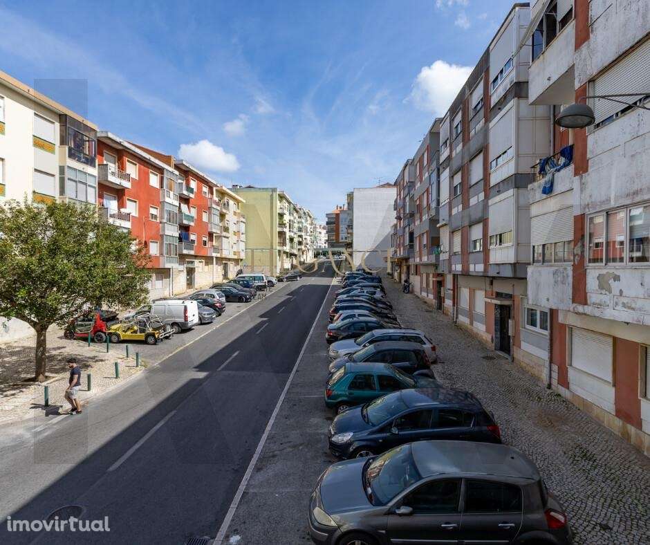 Excelente oportunidade em Agualva -Cacém  - Apartamento T2 com Terra - Grande imagem: 3/30