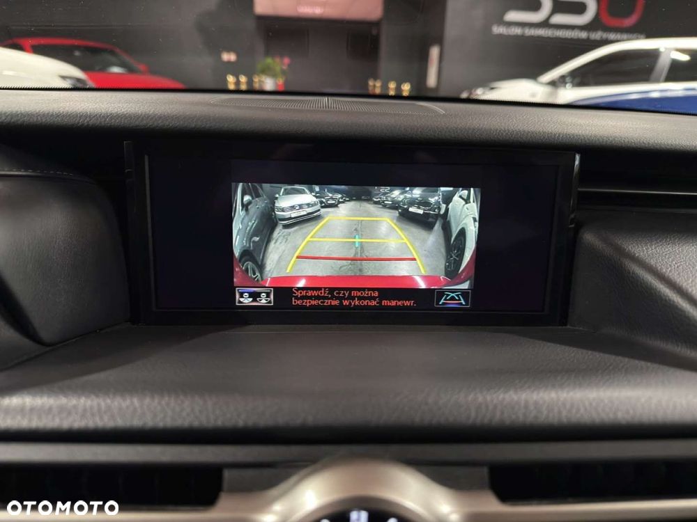 Lexus RC 300h F Sport - 29