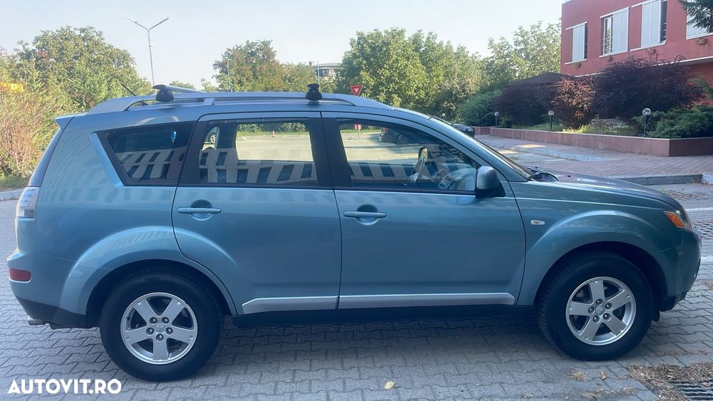 Mitsubishi Outlander - 3