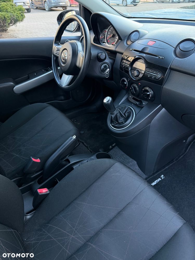 Mazda 2 1.3 Exclusive - 23