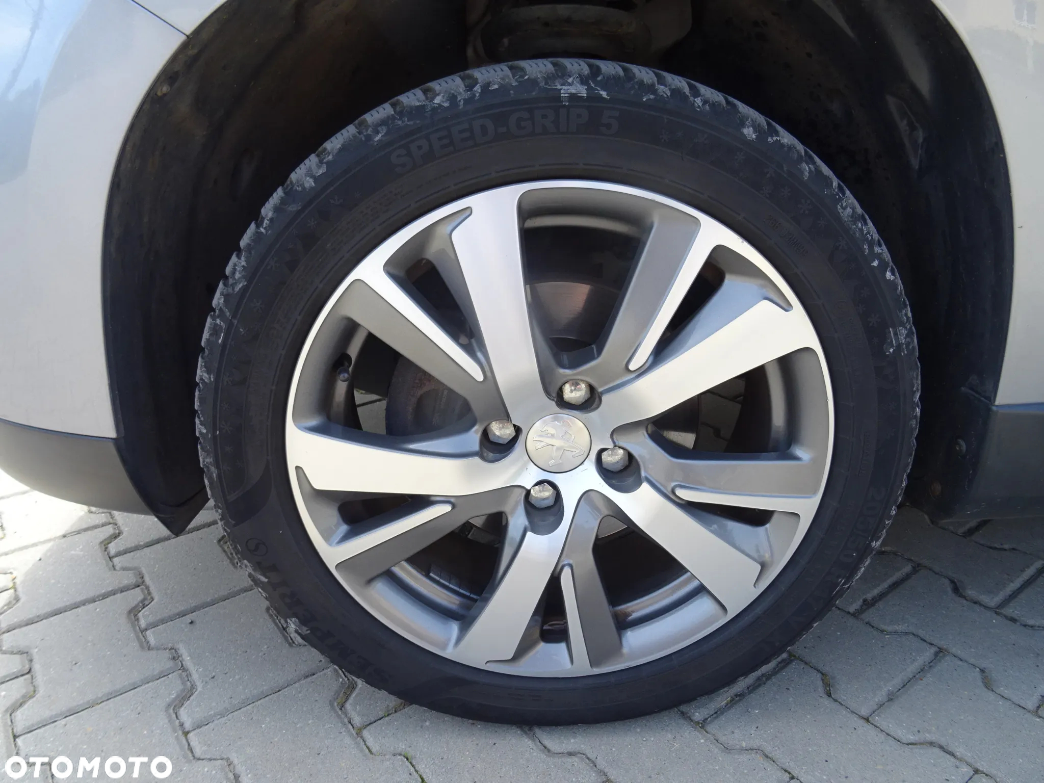 Peugeot 2008 1.2 Pure Tech GPF Allure S&S - 16