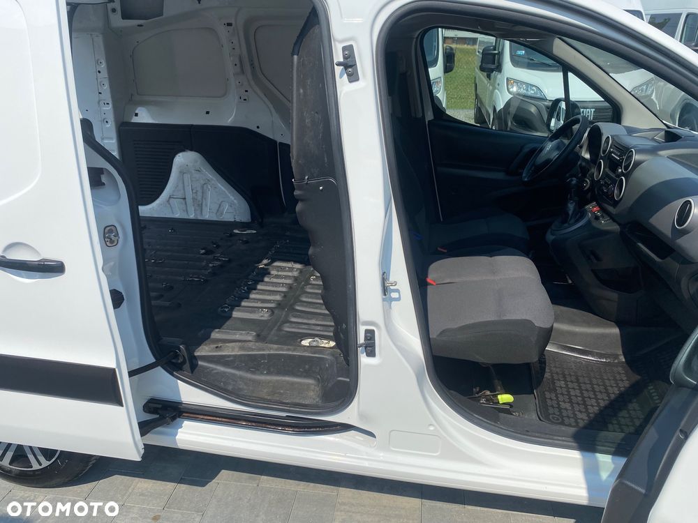 Citroën BERLINGO 1.6 HDI, MAX długi, 3-osobowy, klimatyzacja, zakupiony w salonie w Rzeszowie Bezwypadkowy serwisowany - 17