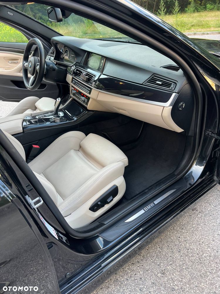 BMW Seria 5 530d xDrive Luxury Line - 31