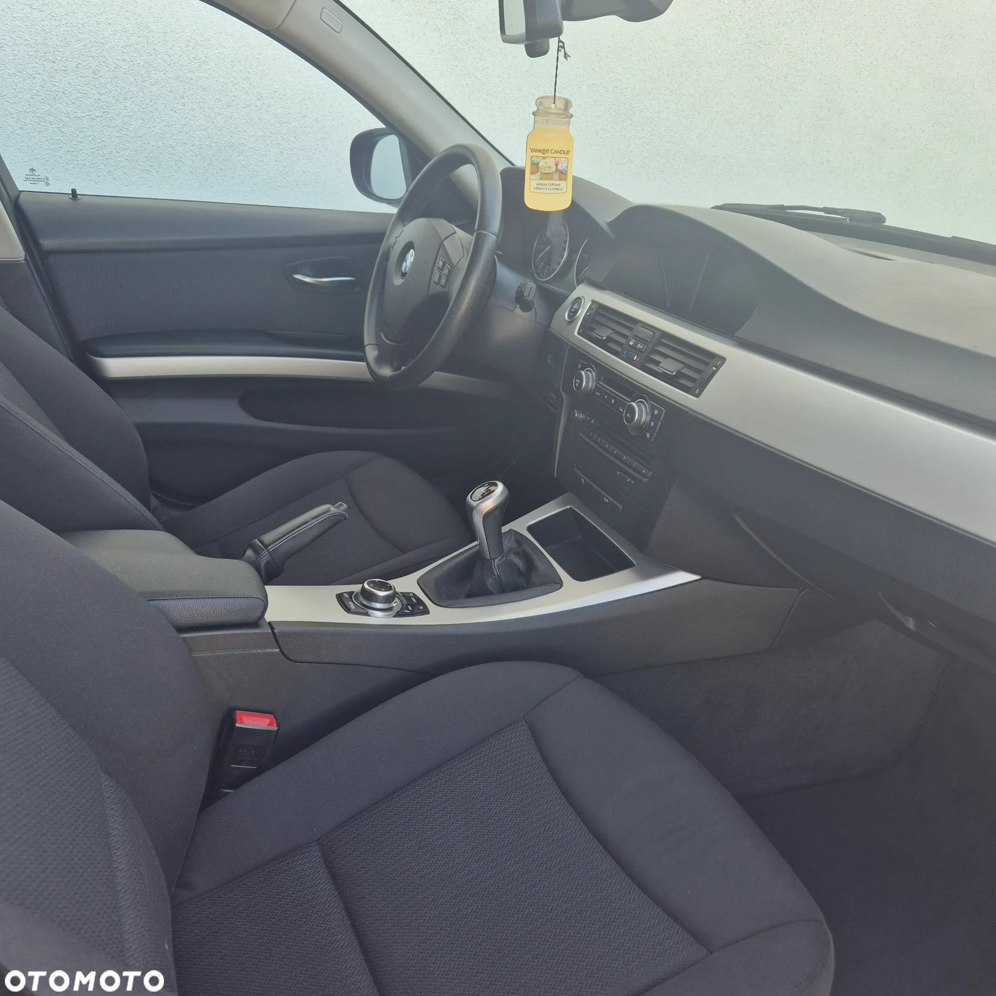 BMW Seria 3 318d Luxury Line EU6 - 15