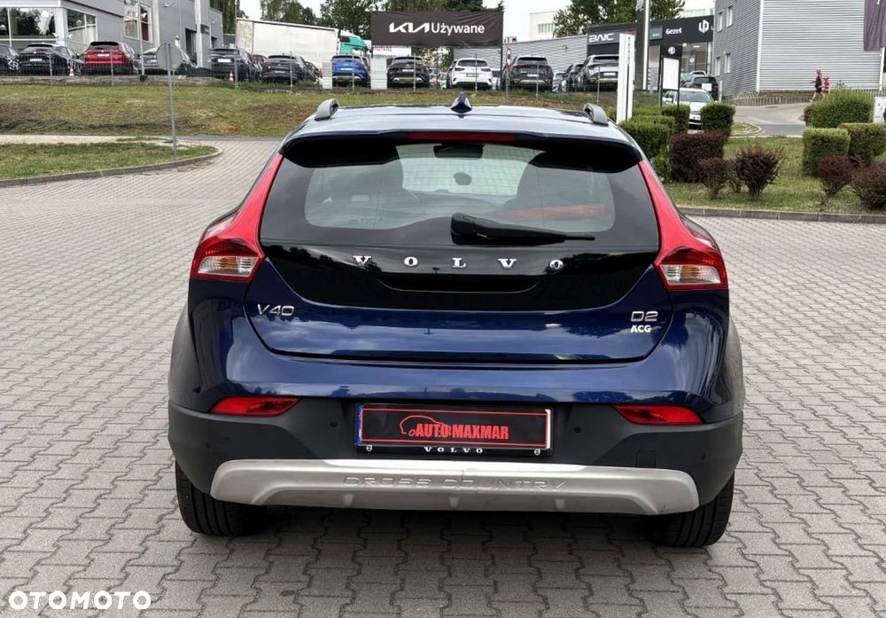 Volvo V40 Cross Country - 6